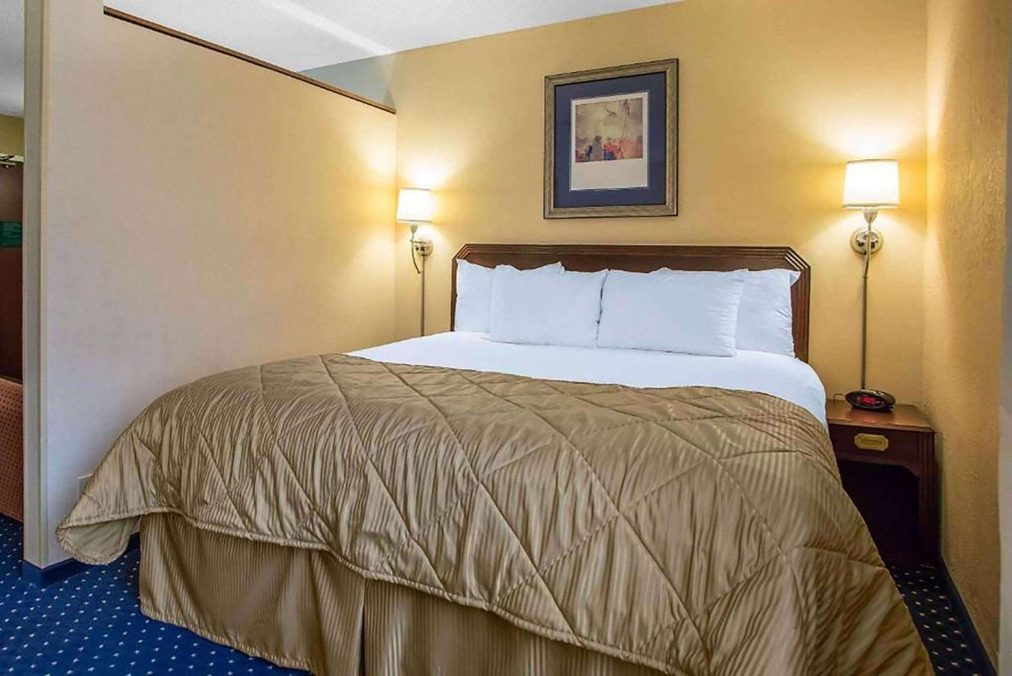 Clarion Inn Merrillville Exteriör bild